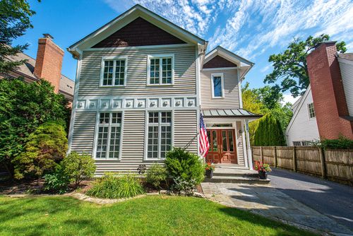 314 E Woodland Rd, Lake Bluff, IL, 60044-2169 | Card Image