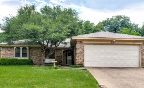 1001 Woodhaven Ct, Euless, TX, 76039-7715 | Card Image