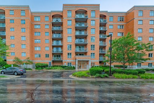 apt-202-6801 N Milwaukee Ave, Niles, IL, 60714-4554 | Card Image
