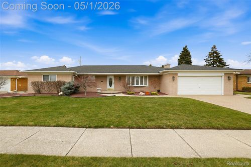 19367 Skyline St, Roseville, MI, 48066-4531 | Card Image