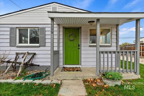 109 E 8th N, Mountain Home, ID, 83647-2107 | Card Image