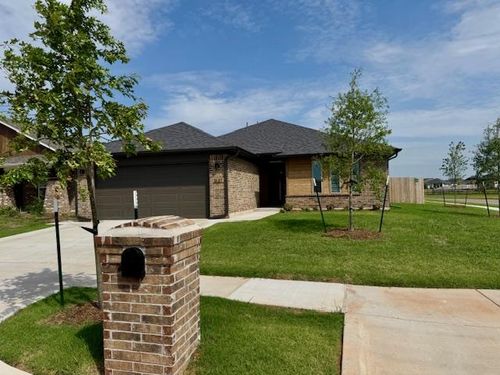 3137 Mt Nebo Dr, Yukon, OK, 73099-4077 | Card Image