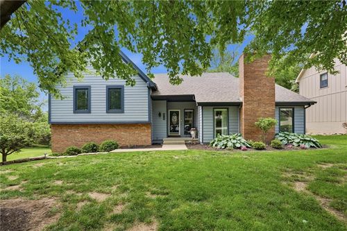 5722 Noland Rd, Shawnee, KS, 66216-1659 | Card Image