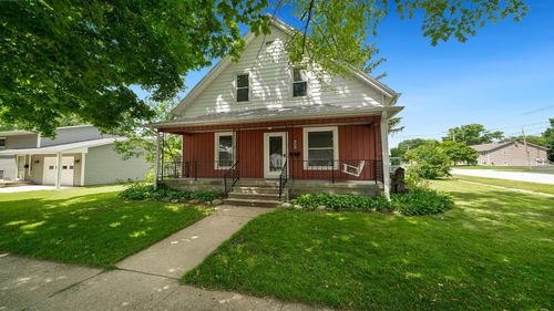900 S 3rd St, Oregon, IL, 61061-2317 | Card Image