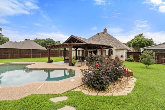 230 Bent Tree Trl, House other with 3 bedrooms, 2 bathrooms and null parking in Burleson TX | Image 24