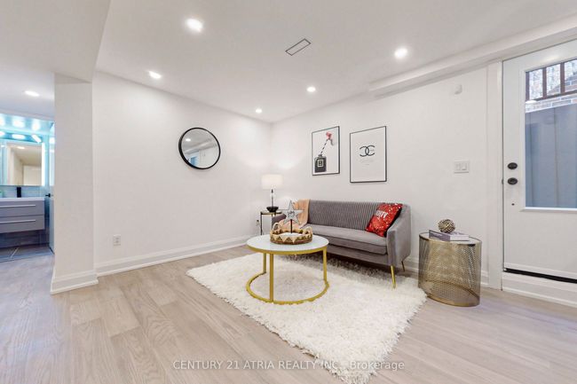 42 Coventry Crt, House other with 7 bedrooms, 5 bathrooms and 2 parking in Richmond Hill ON | Image 24