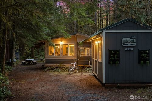 50 3 Schinn Canyon Cir, Deming, WA, 98244 | Card Image