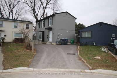 8 Huntington Crt, House other with 3 bedrooms, 3 bathrooms and 3 parking in Brampton ON | Image 1