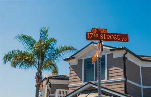 77 17th Ct, Hermosa Beach, CA, 90254-3405 | Card Image