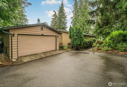 1889 Lake Dr, Camano Island, WA, 98282-7607 | Card Image
