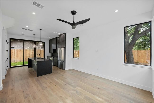 B - 2010 Gathright Cv, House other with 2 bedrooms, 3 bathrooms and 1 parking in Austin TX | Image 4