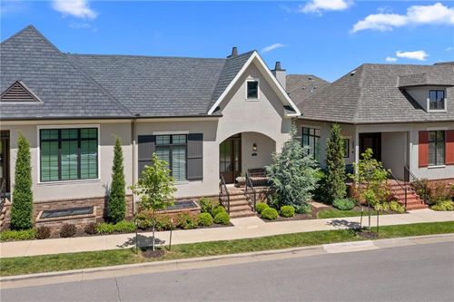 9257 Parkside Dr, Prairie Village, KS, 66207-3460 | Card Image