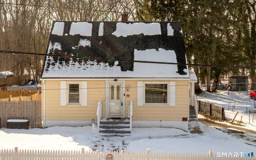 216 Madison St, Waterbury, CT, 06706-1814 | Card Image