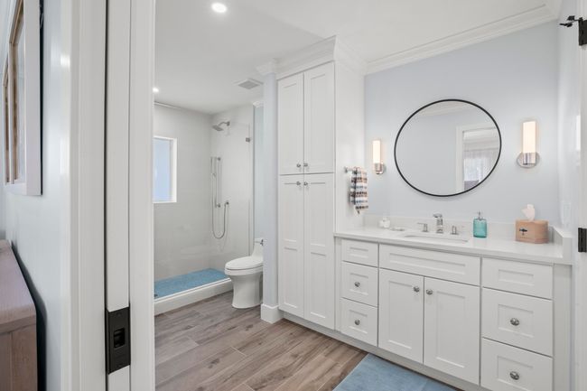 254-W-Seaview-Circle-2024-guest-bath-upp | Image 17