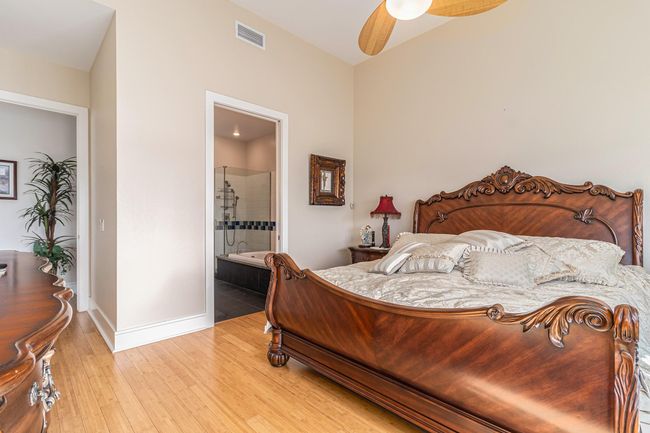 PRIMARY BEDROOM | Image 12