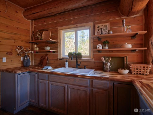 Kitchen | Image 17