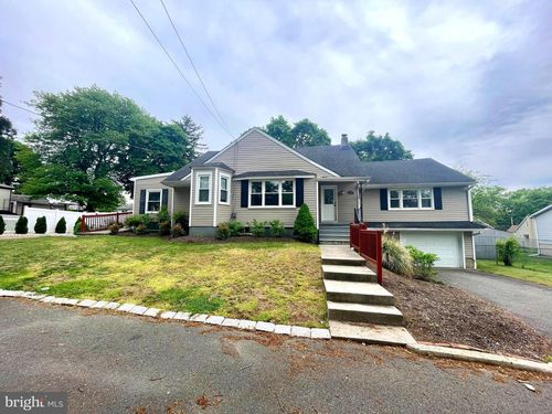39 Mabel St, Ewing, NJ, 08638-2311 | Card Image