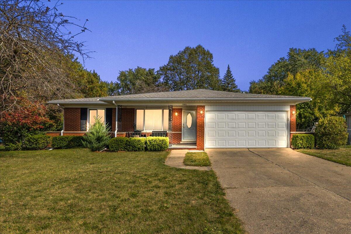 Norfolk Ave, Grand Blanc, MI 48439