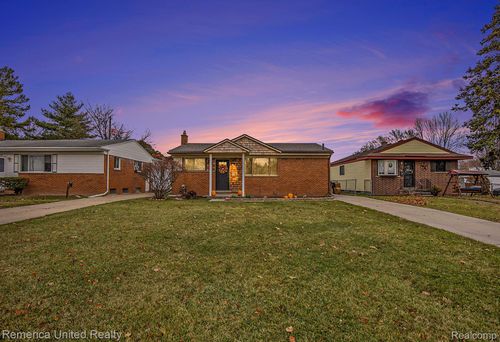 30504 Greater Mack Ave, Saint Clair Shores, MI, 48082-1747 | Card Image