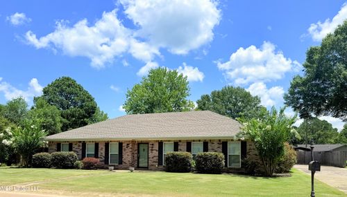 1188 Morrison Dr, Grenada, MS, 38901-5518 | Card Image