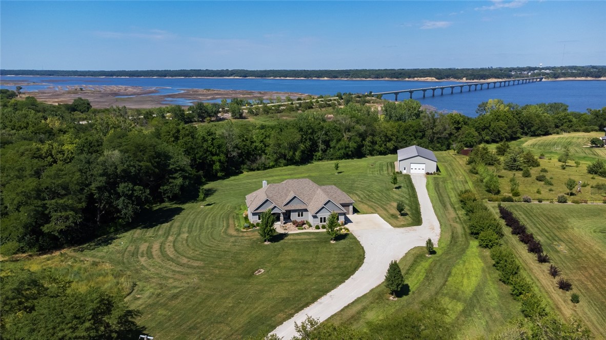 Beaver Dr, Johnston, IA 50131