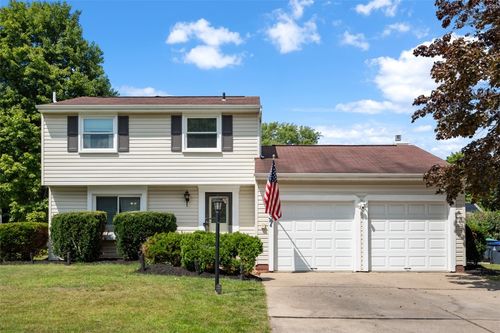 137 Mcdonald Dr, Cranberry Township, PA, 16066-5643 | Card Image