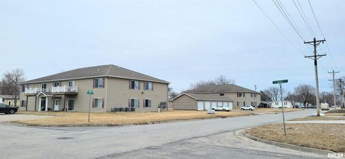 111 Cypress St, Wilton, IA, 52778-9412 | Card Image
