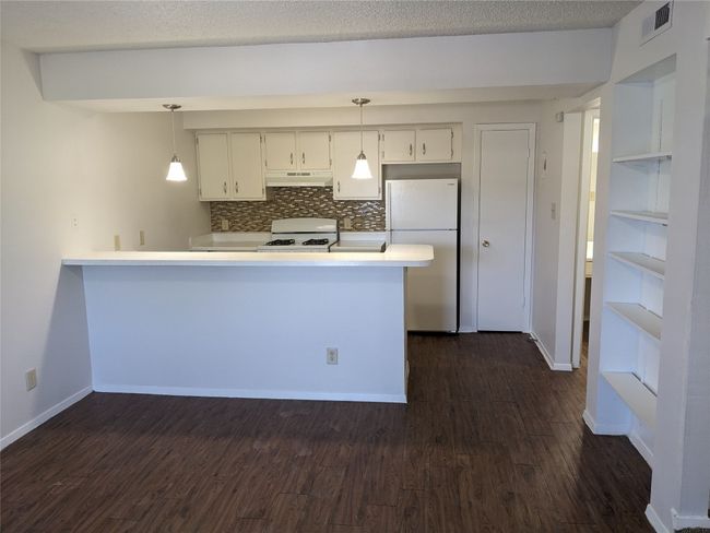 APT-316 - 6008 N Lamar Blvd, Condo with 1 bedrooms, 1 bathrooms and 1 parking in Austin TX | Image 4