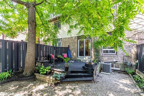 443 Ontario St N, Milton, ON, L9T3J4 | Card Image