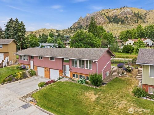 u-1100 Vista Pl, Wenatchee, WA, 98801-4205 | Card Image