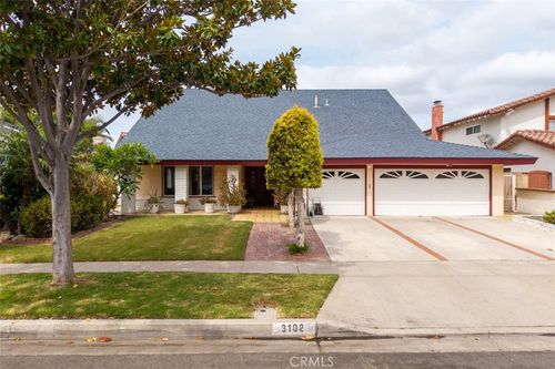 3102 S Pacific Ave, Santa Ana, CA, 92704-6725 | Card Image