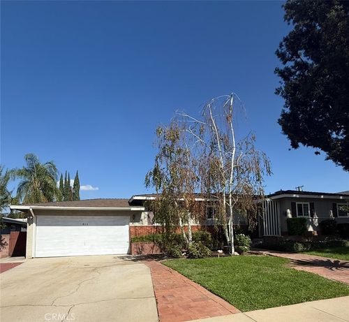 805 Nottingham Dr, Redlands, CA, 92373-6660 | Card Image