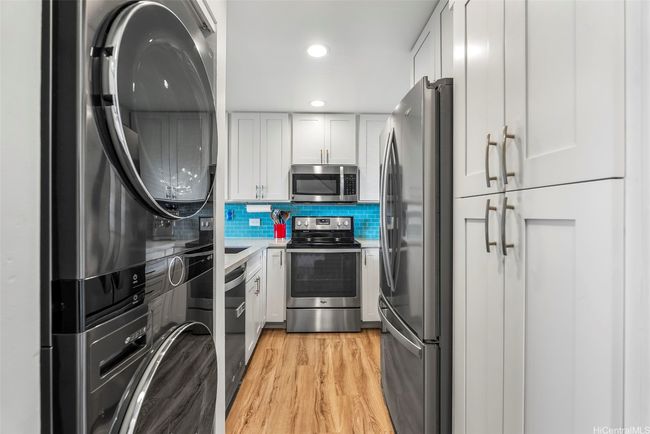 A newer, full sized washer/dryer stack combination. | Image 15