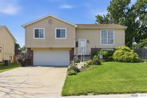 15453 Binney Street, Omaha, NE, 68116 | Card Image