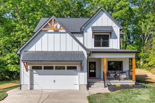 1 Linestowe Dr, Belmont, NC, 28012-3524 | Card Image