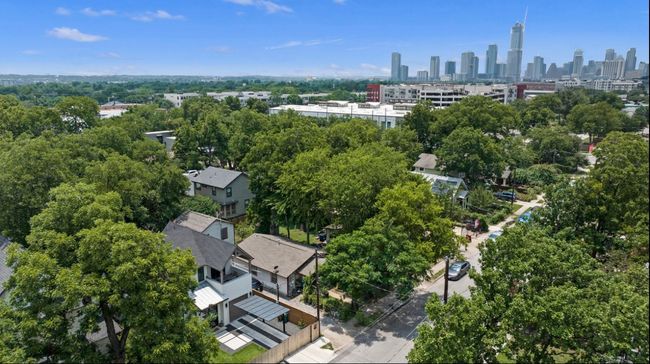 2605 Diaz St, House other with 4 bedrooms, 4 bathrooms and 2 parking in Austin TX | Image 5