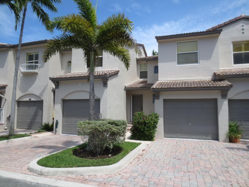 104-1900 Oceanwalk Ln, Pompano Beach, FL, 33062-7600 | Card Image