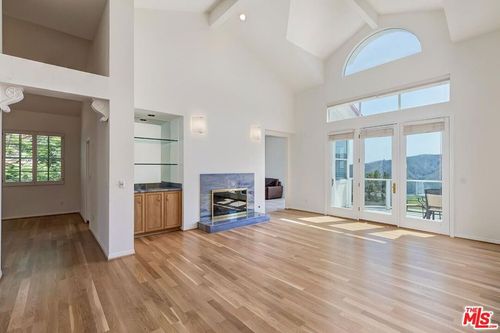 2030 Palisades Dr, Pacific Palisades, CA, 90272-1921 | Card Image