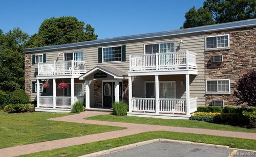 b16-120 Magaw Pl, West Babylon, NY, 11704-5144 | Card Image