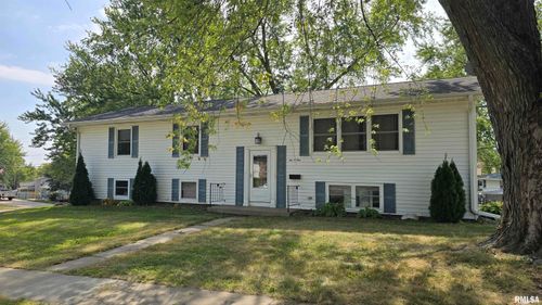 601 Scenic Dr, Clinton, IA, 52732-1540 | Card Image