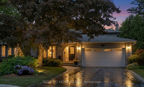 7 Banbury Crt, Aurora, ON, L4G3M8 | Card Image