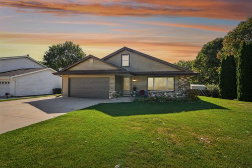 4013 S 106th St, Greenfield, WI, 53228-2018 | Card Image