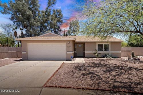 5892 N Edenbrook Ln, Tucson, AZ, 85741-3764 | Card Image