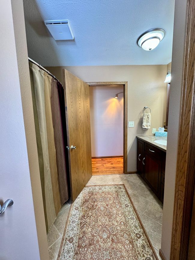 Full Bathroom | Image 24