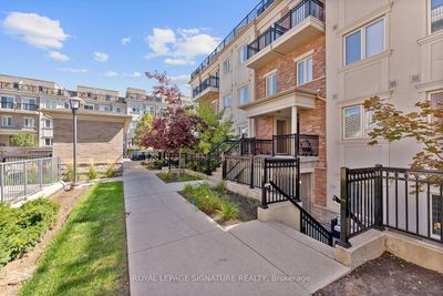 104 - 17 Coneflower Cres, Condo with 2 bedrooms, 1 bathrooms and 1 parking in Toronto ON | Image 3