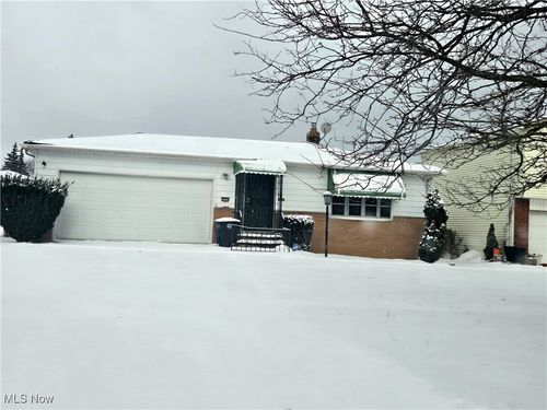 18743 Garden Blvd, Cleveland, OH, 44128-2634 | Card Image