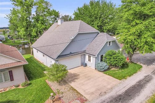 7 Prahls Dr, Neoga, IL, 62447-2003 | Card Image