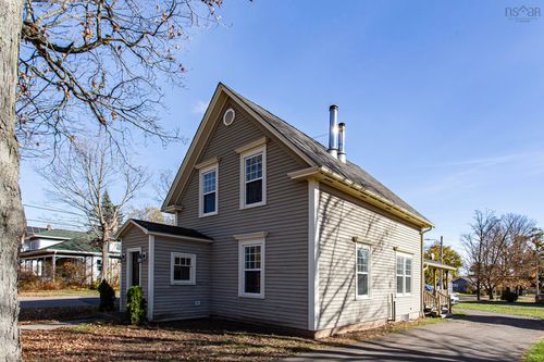 352 Main St, Middleton, NS, B0S1P0 | Card Image