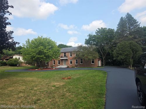 1210 Springborrow Dr, Flint, MI, 48532-2171 | Card Image