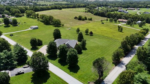 134 Hazen Ln, Nixa, MO, 65714-7861 | Card Image